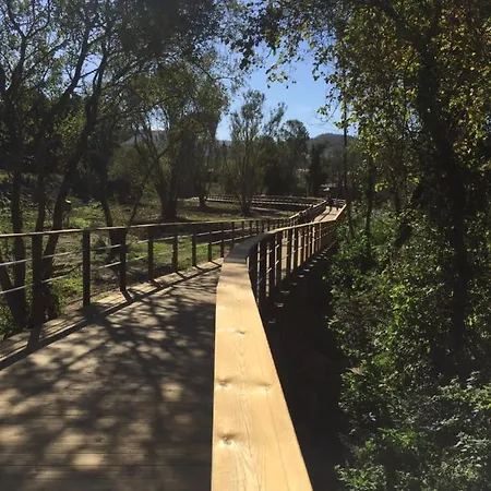 And Mountain Paradise アパート