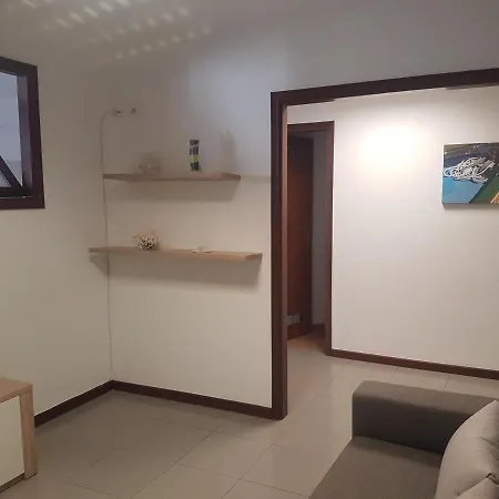 And Mountain Paradise アパート