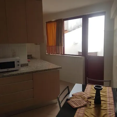 And Mountain Paradise アパート ヴィラ・プライア・デ・アンコラ